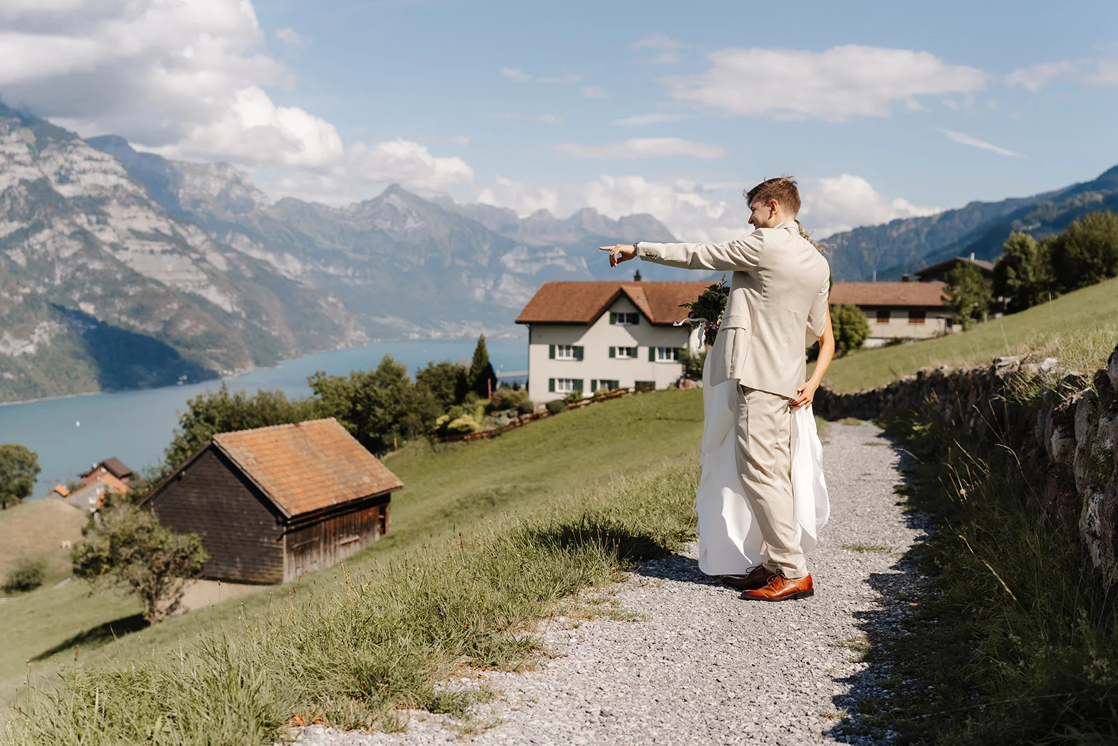 Brautpaar bei der Trauung auf dem Seminarhotel Lihn in Glarus