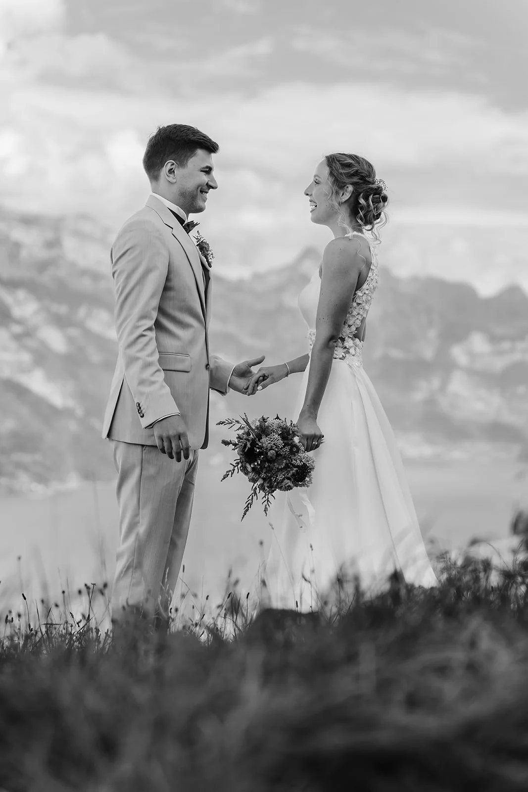 Detailaufnahme Eheringe, Hochzeit Seminarhotel Lihn in Glarus