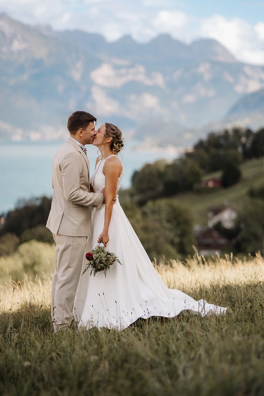 Hochzeitsgäste feiern, Seminarhotel Lihn in Glarus