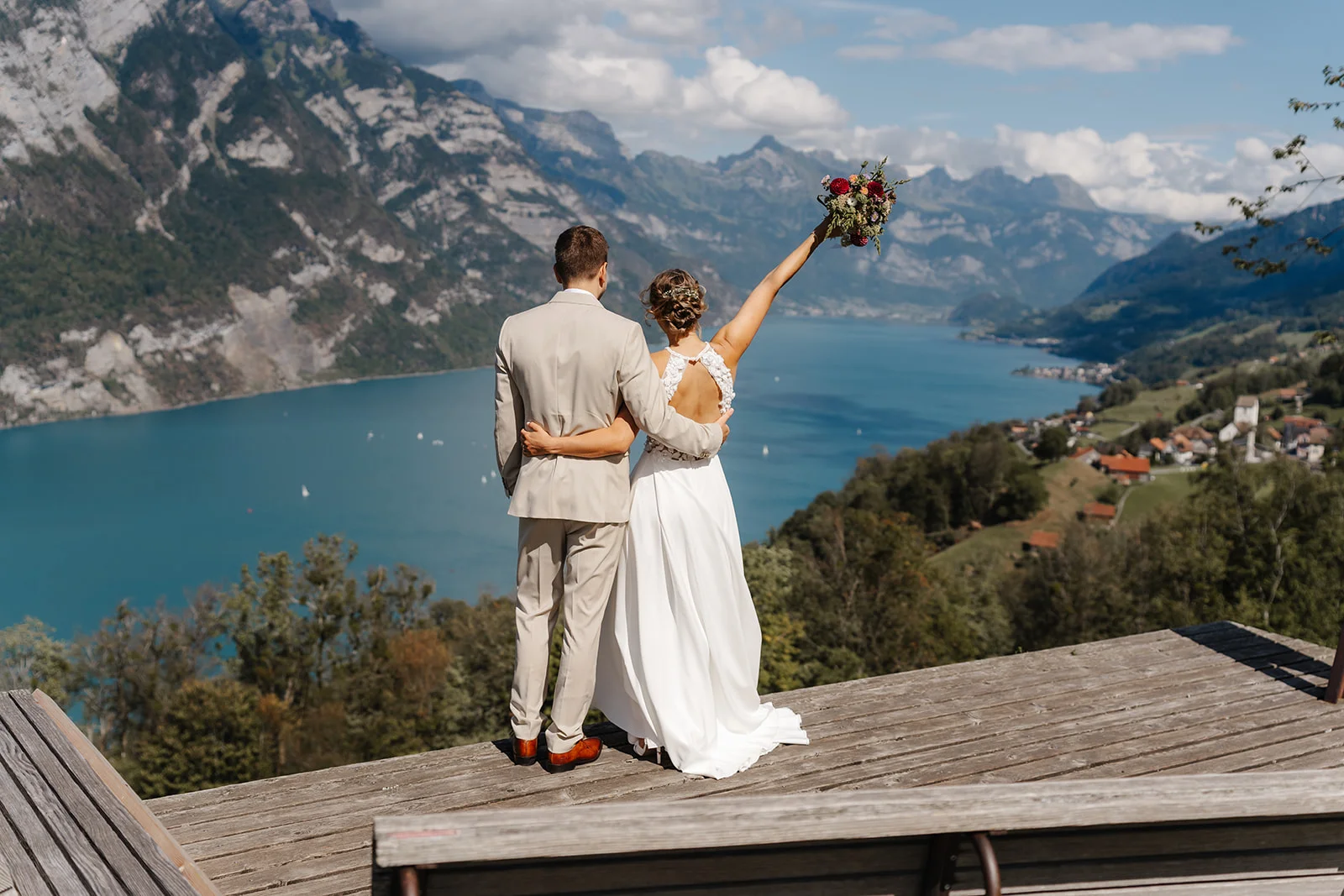 Hochzeitsgäste feiern, Seminarhotel Lihn in Glarus