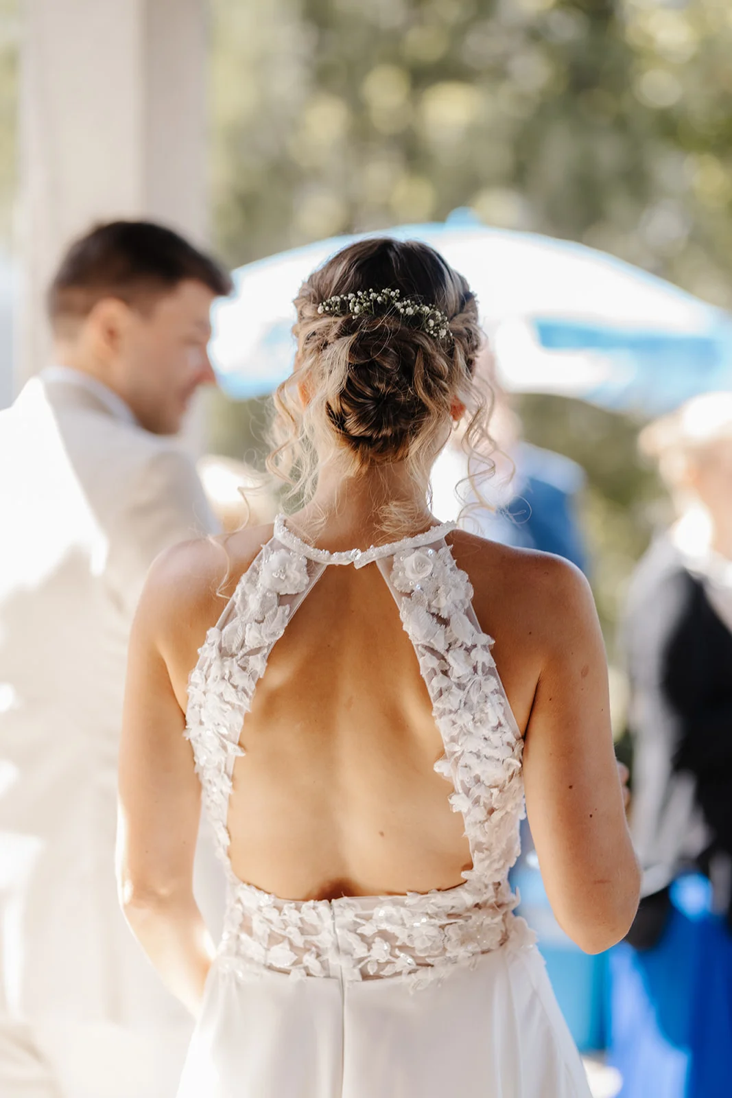 Brautpaar beim Einzug, Hochzeit Seminarhotel Lihn in Glarus