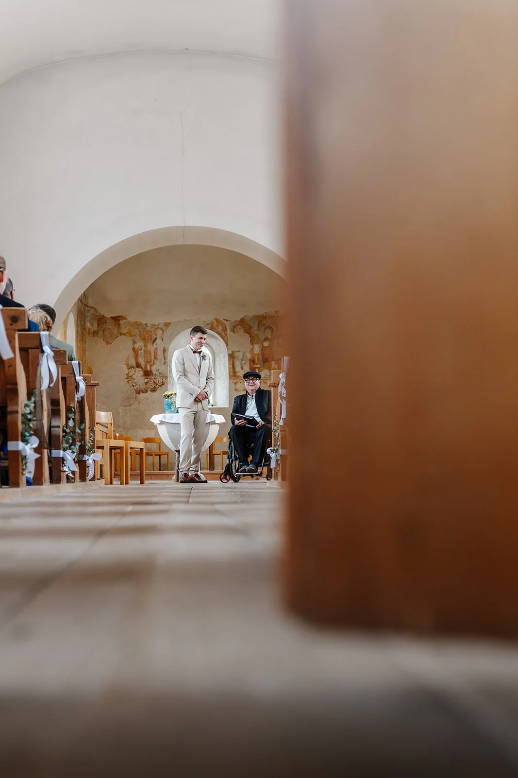 Brautpaar beim Einzug, Hochzeit Seminarhotel Lihn in Glarus